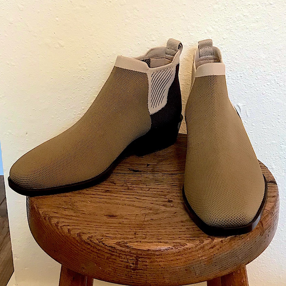 NEW Vivaia square toe Chelsea boots brown. Size 8.5